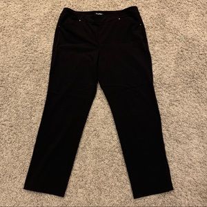 Roz & Ali Black Pants size 16